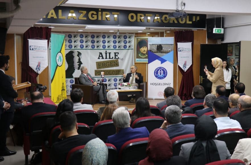 Prof. Dr. Nevzat Tarhan: “Gençler sözleri değil, izleri takip ederler”