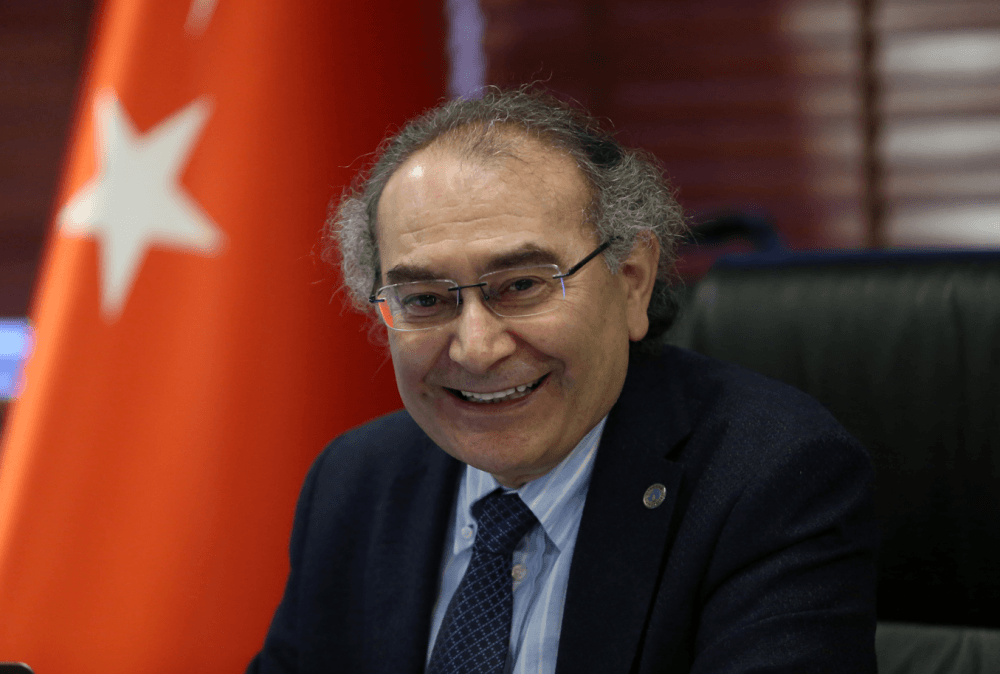 Prof. Dr. Nevzat Tarhan: “Ailedeki yangını iyilik söndürecek”