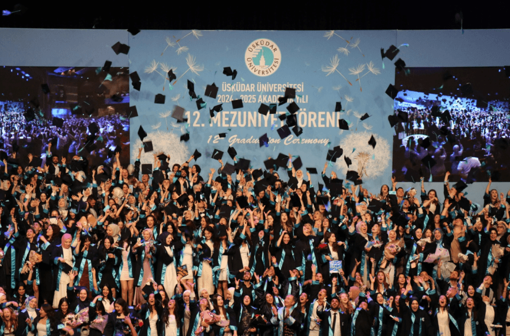 Üsküdar Üniversitesi 12. dönem mezunlarını uğurladı!