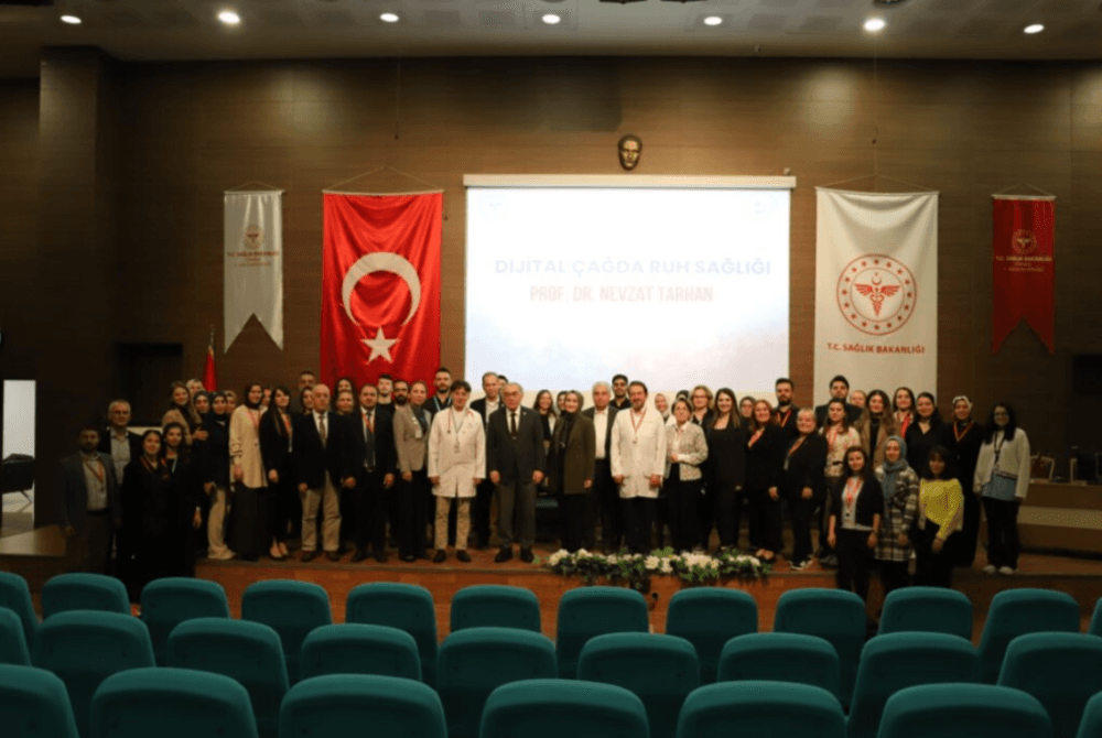 Prof. Dr. Nevzat Tarhan: “Dijital yalnızlık derin ilişkilerin olmamasının göstergesi”