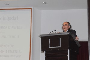 Rektör Tarhan’dan Lise öğrencilerine “Sağlam Kişilik Yapısı Geliştirme” konferansı