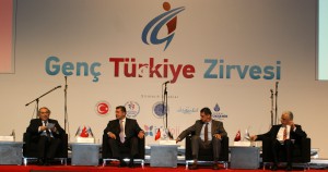 Rektör Tarhan Genç Türkiye Zirvesi’nde gençlerle buluştu…
