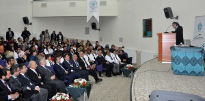 NEVZAT TARHAN’DAN "HZ. MEVLANA DÖNEMİ VE GÜNÜMÜZDE TRAVMA VE TEDAVİSİ" DERSİ NEVZAT TARHAN’DAN "HZ. MEVLANA DÖNEMİ VE GÜNÜMÜZDE TRAVMA VE TEDAVİSİ" DERSİ